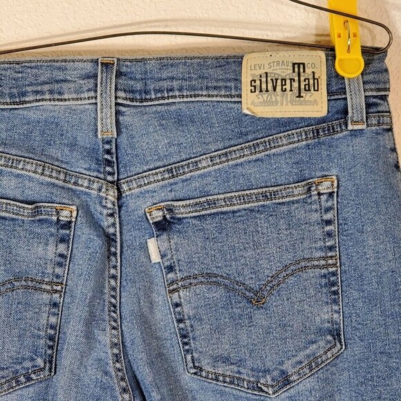 Levis SilverTab Mom Jean W32 L27 High Waist Denim Womens Casual Wear S110783 - Picture 6 of 12